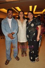 Neena Kulkarni at Anant Mahadevan_s Mee Sindhutai Sapkal success bash in Worli, Mumbai on 29th July 2011 (99).JPG
